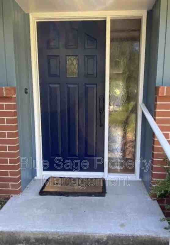 131 Leslie Ln - Photo 2 of 23