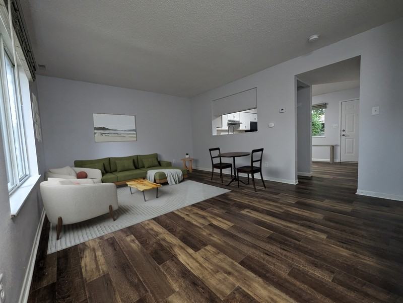 410 E 15th St - Photo 5 of 25