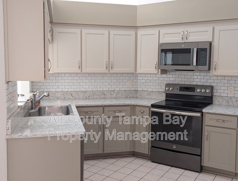 12032 Steppingstone Blvd - Photo 5 of 28