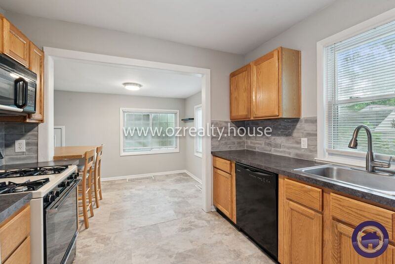 5830 Balfour Rd - Photo 3 of 19