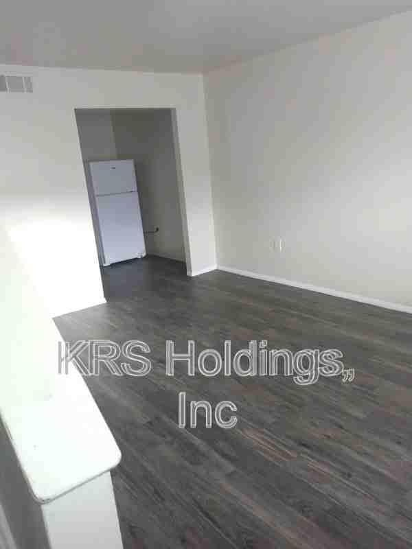 1822 Chicago Ave - Photo 5 of 7