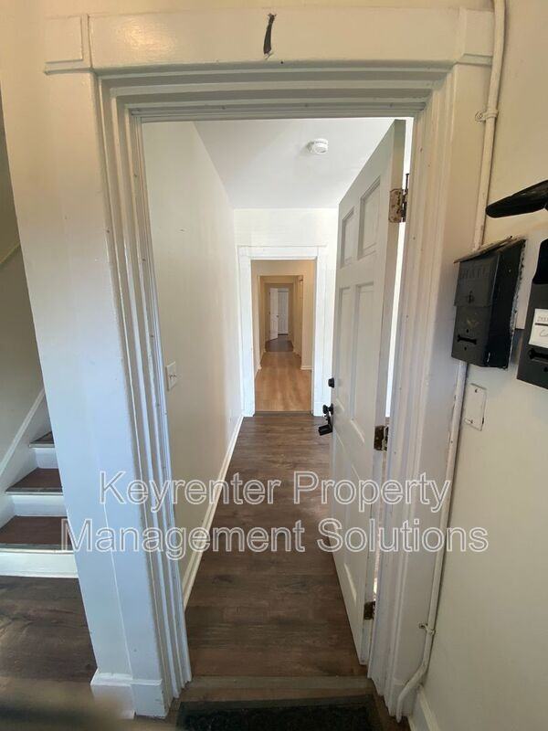 253 N Augusta Ave #1 - Photo 2 of 14