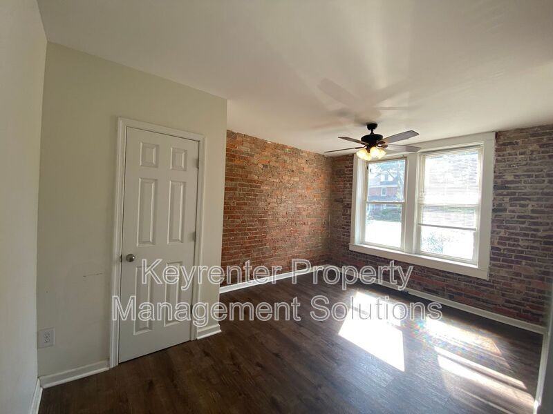 253 N Augusta Ave #1 - Photo 6 of 14