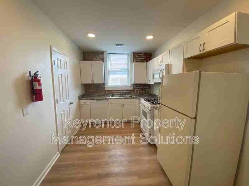 253 N Augusta Ave #1 - Photo 7 of 14