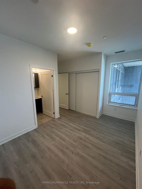 5105 Hurontario Street - Photo 2 of 7