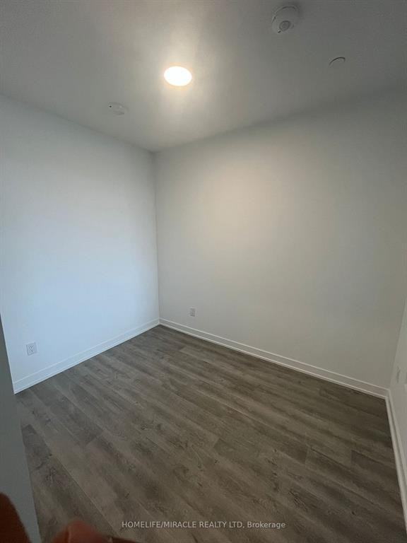 5105 Hurontario Street - Photo 4 of 7