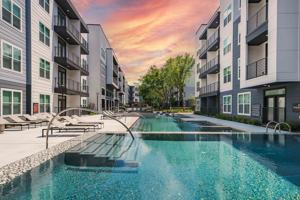 featured image of 2001 E 4th St