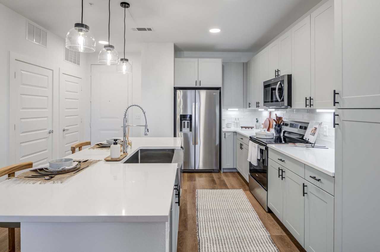 The Grayson on 4th - Photo 6 of 39