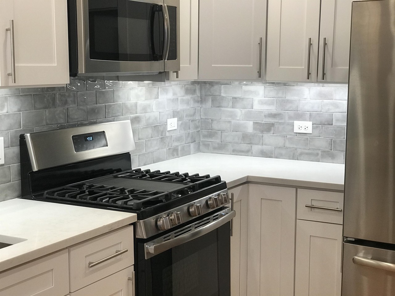 846 N. Hermitage - Photo 2 of 16