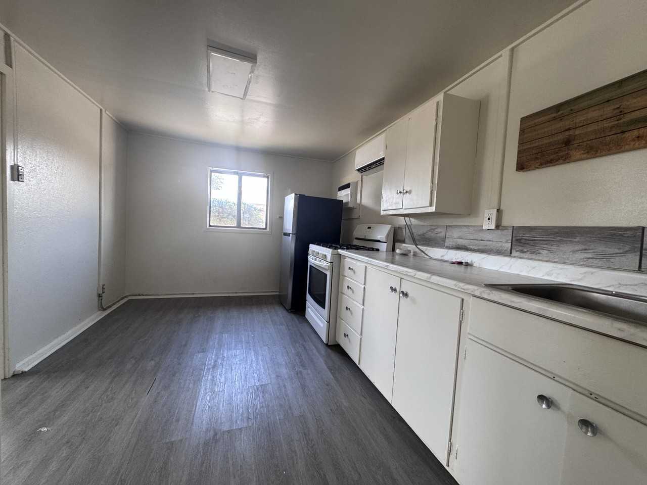 1401 Main Street - Photo 5 of 20