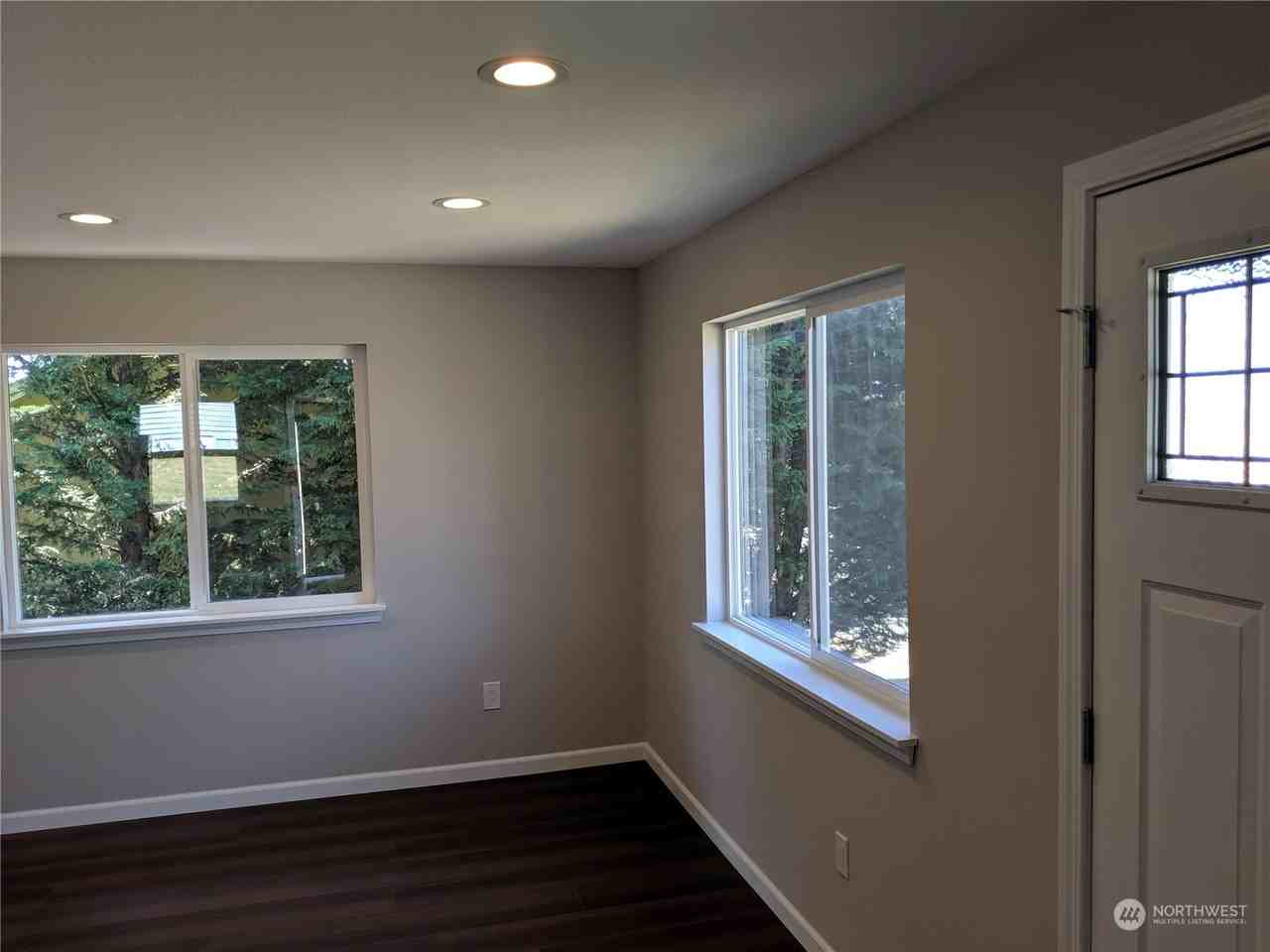 2812 Hemlock St #2810 - Photo 3 of 16