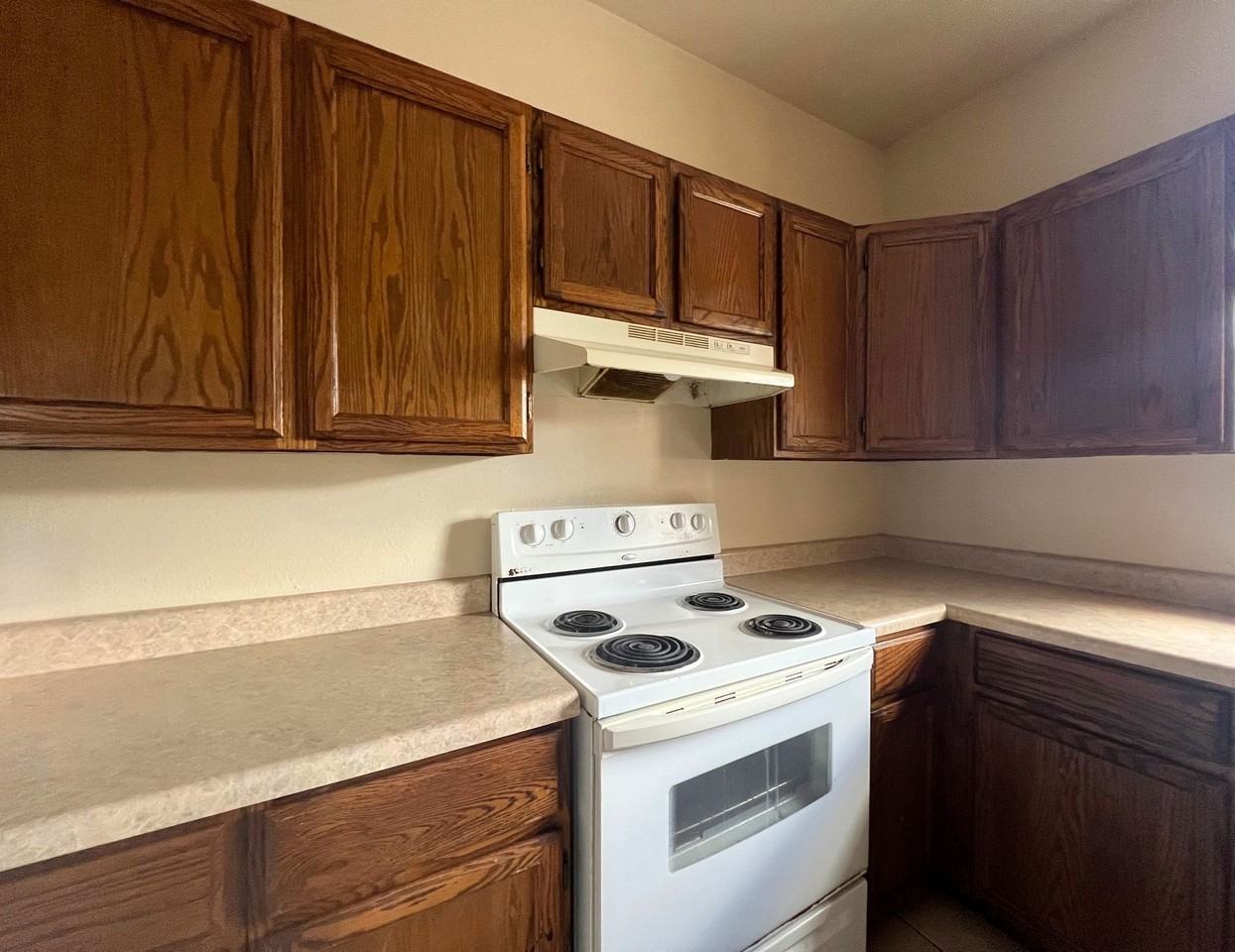 Villa Dorada Apartments - Photo 6 of 33