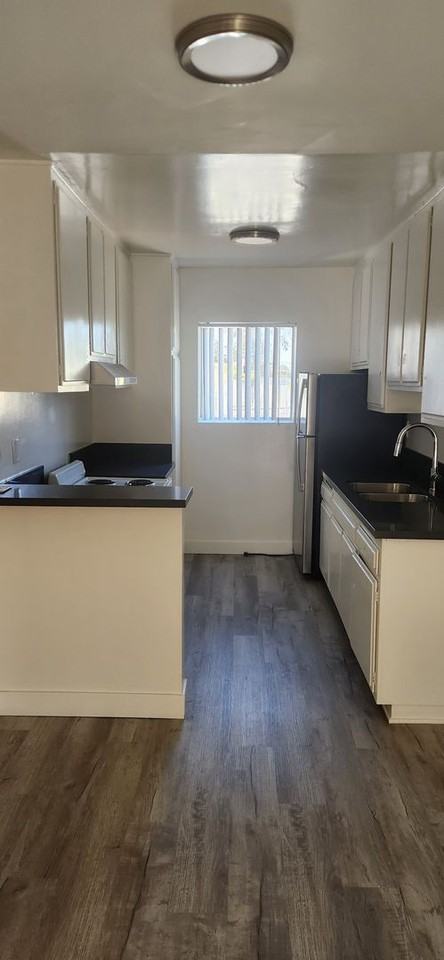 10136 National - Photo 2 of 12