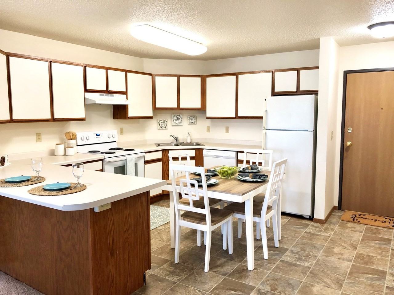 Archway Apartments - Photo 2 of 8