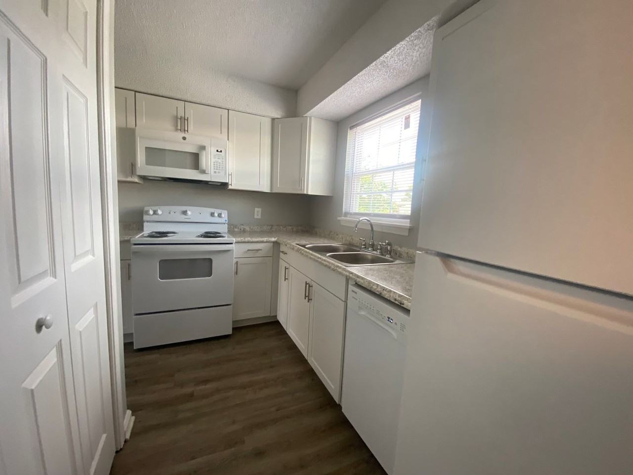 Harbour Ridge - Photo 3 of 33