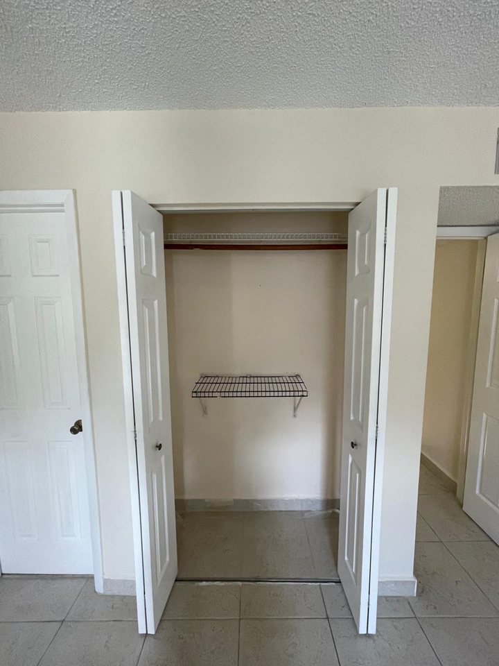 5555 Sw 67th Ave #406 - Photo 3 of 8