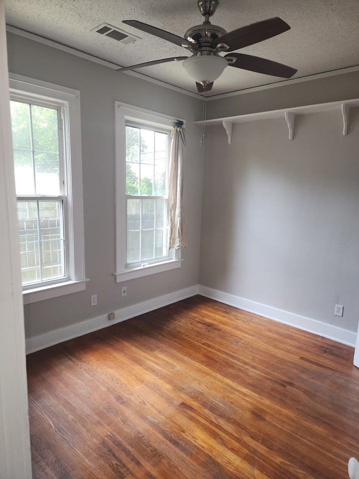 753 N Mclean Blvd #NA - Photo 7 of 11