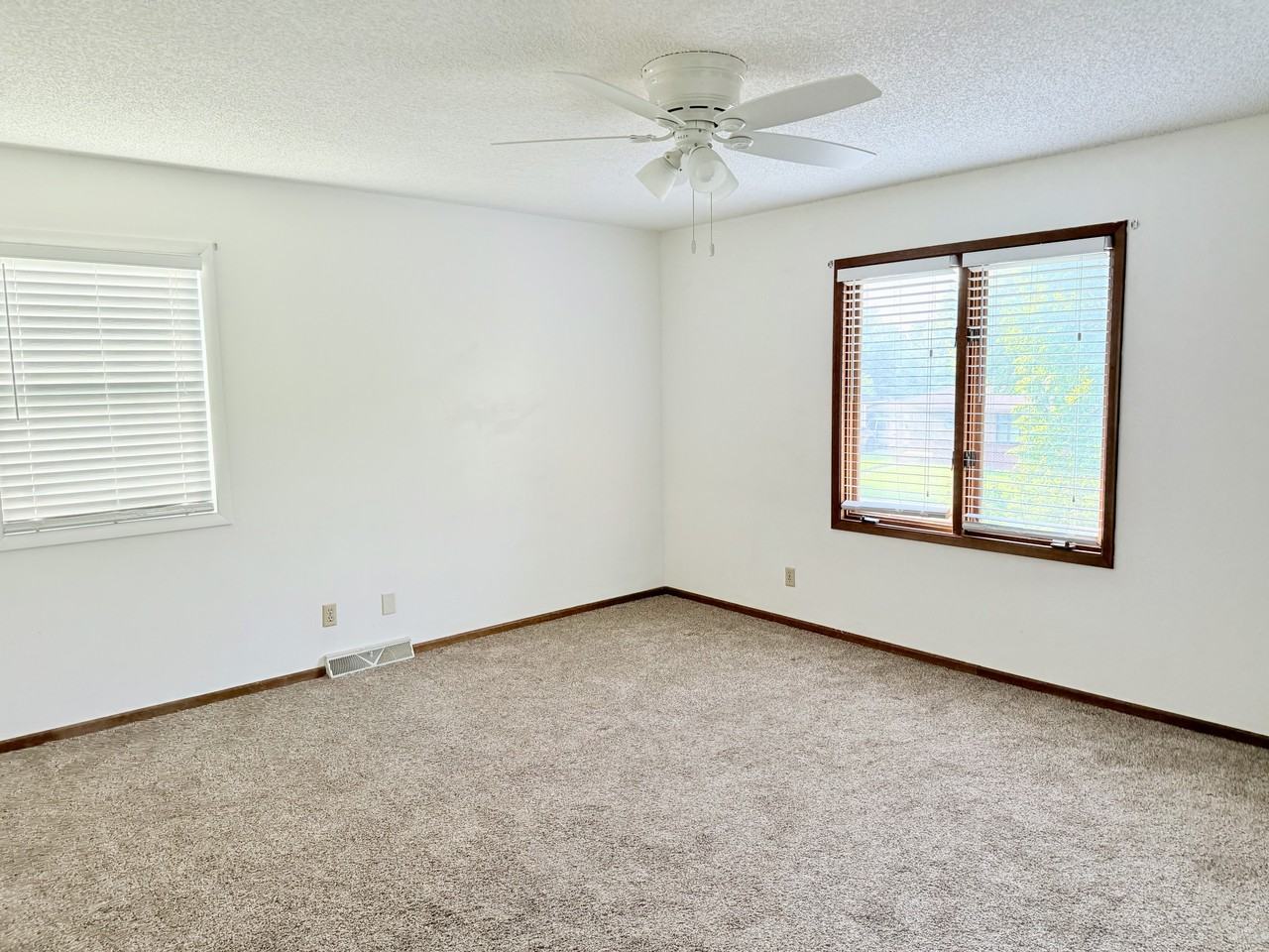 721 Ne 6th St #721 - Photo 4 of 9