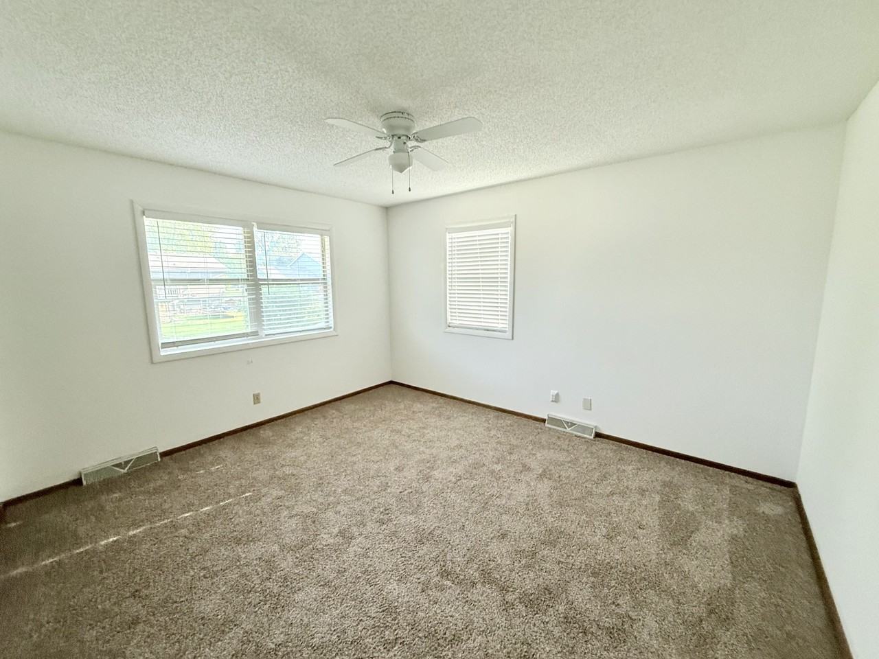 721 Ne 6th St #721 - Photo 5 of 9