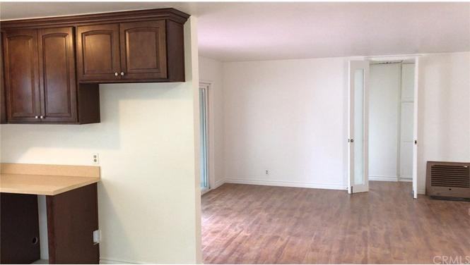 426 Carleton Ave #NA - Photo 3 of 15