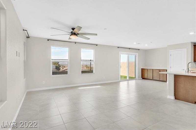 372 Rosefinch St - Photo 2 of 11