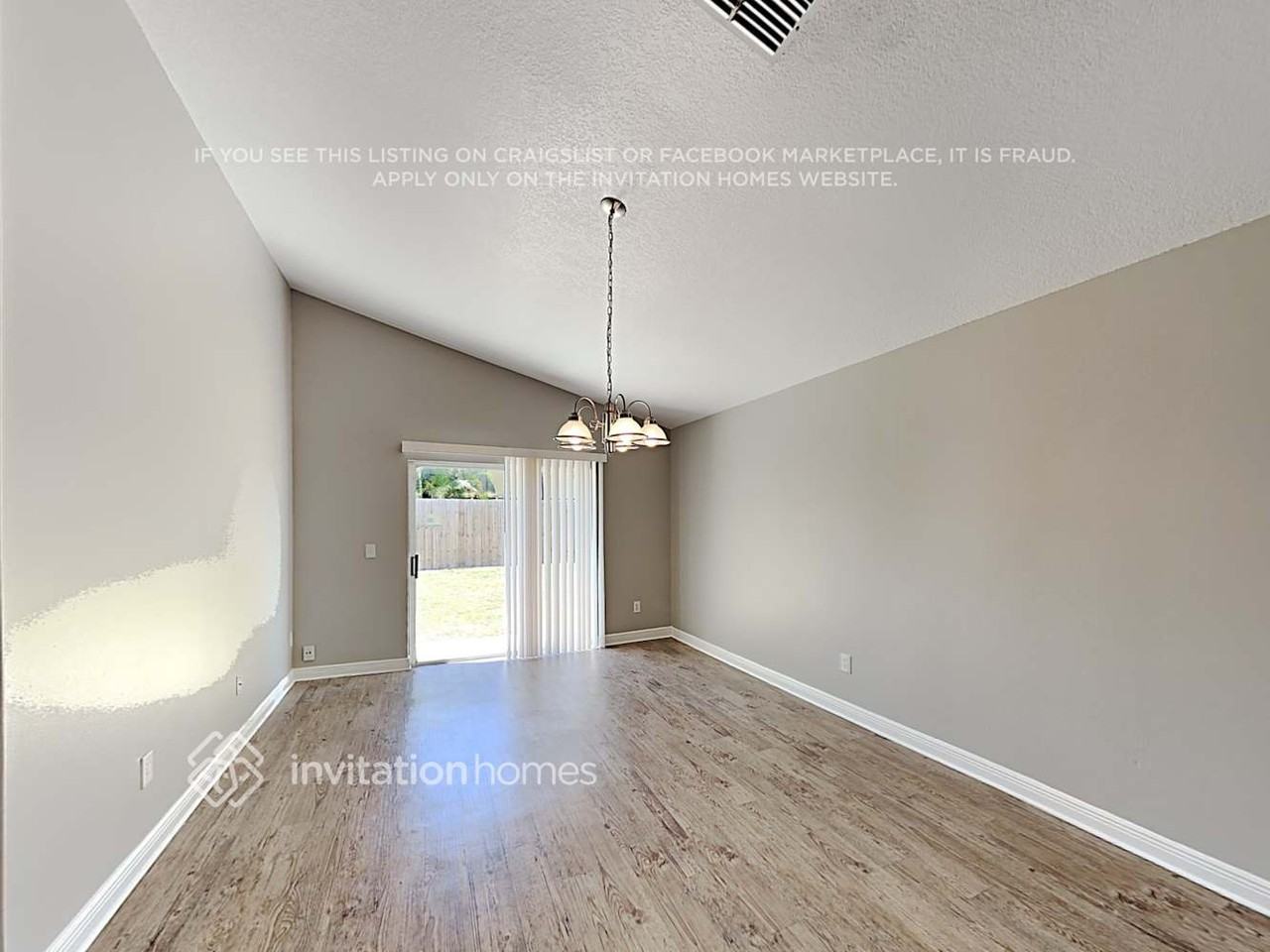 11425 Kenley Cir - Photo 3 of 17