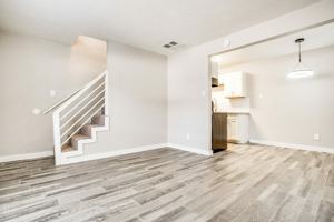 featured image of 805 S Center St