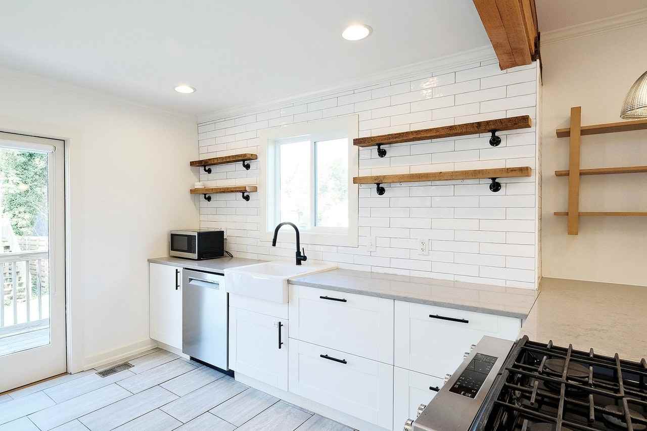 706 Bolling Ave - Photo 2 of 23