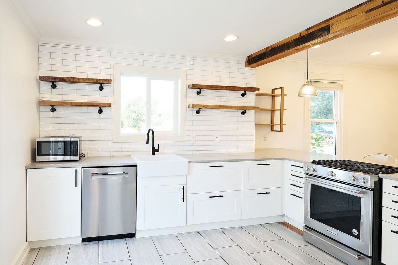 706 Bolling Ave - Photo 3 of 23