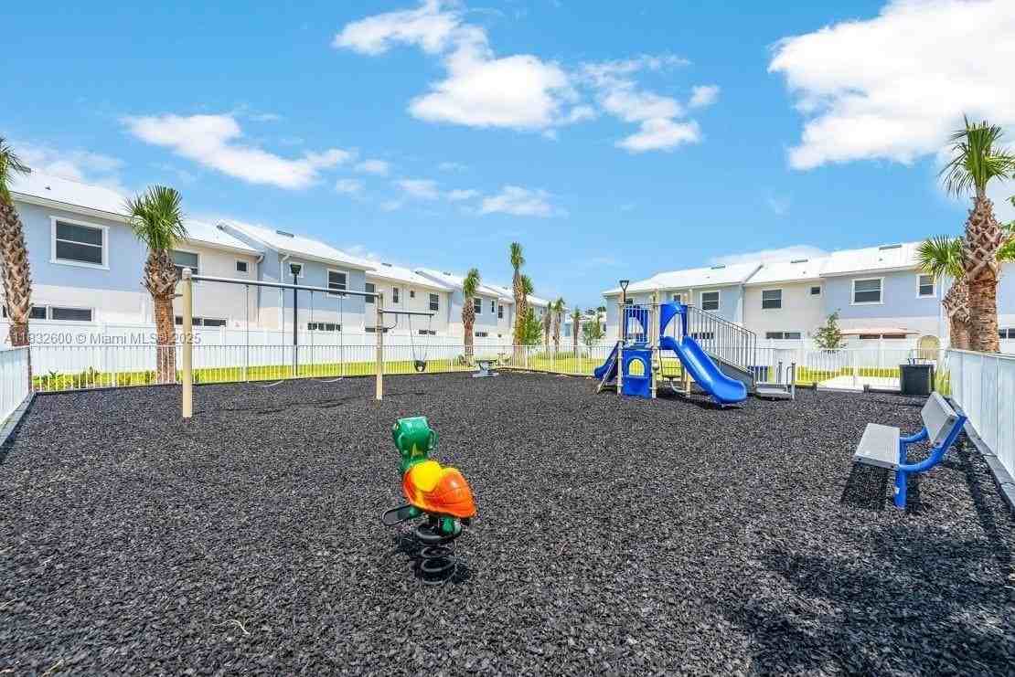 3621 Blue Fin Way #101 - Photo 7 of 8