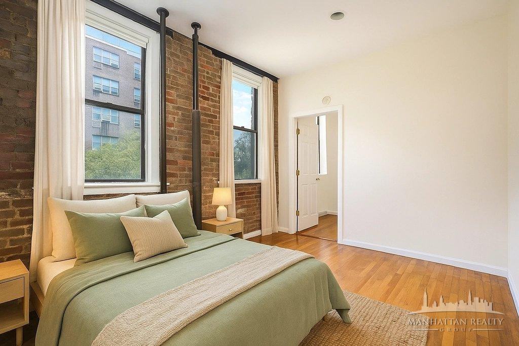 E 3rd St #4 - Photo 3 of 5