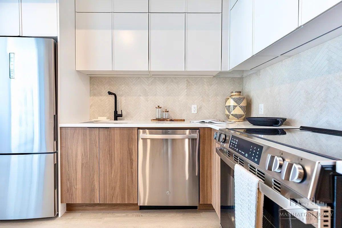 Dean St #701 - Photo 3 of 11