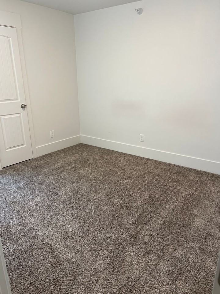 423 Cheyenne Dr - Photo 3 of 5