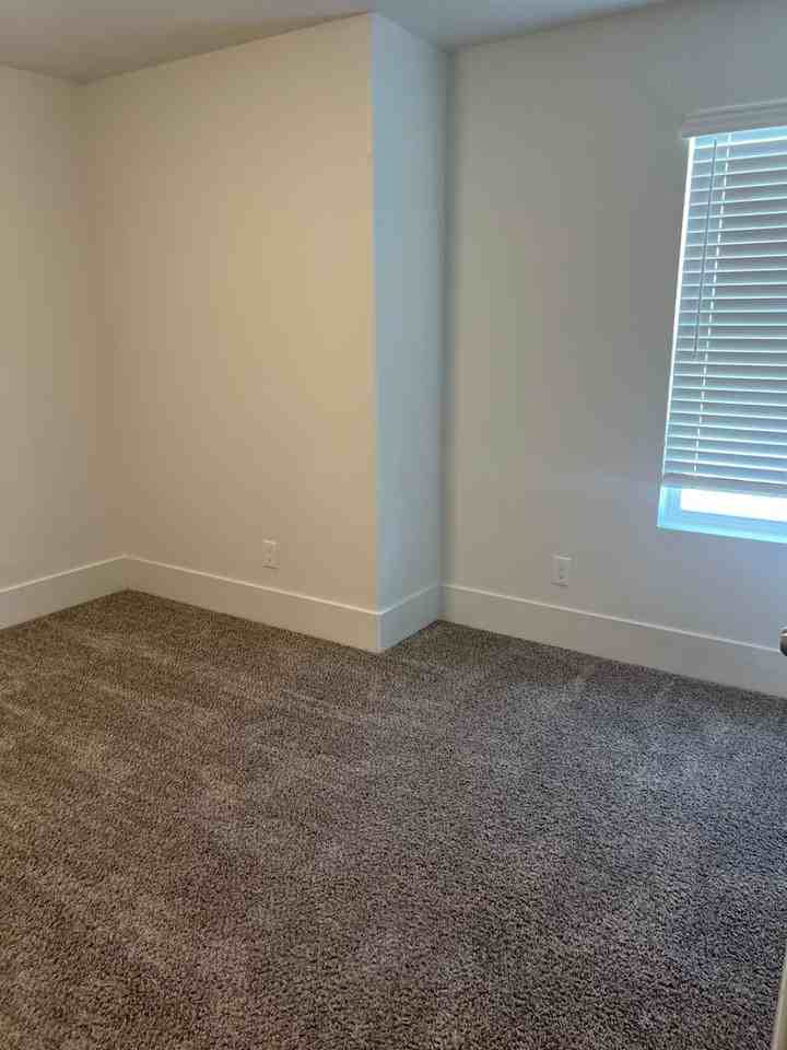 423 Cheyenne Dr - Photo 2 of 5
