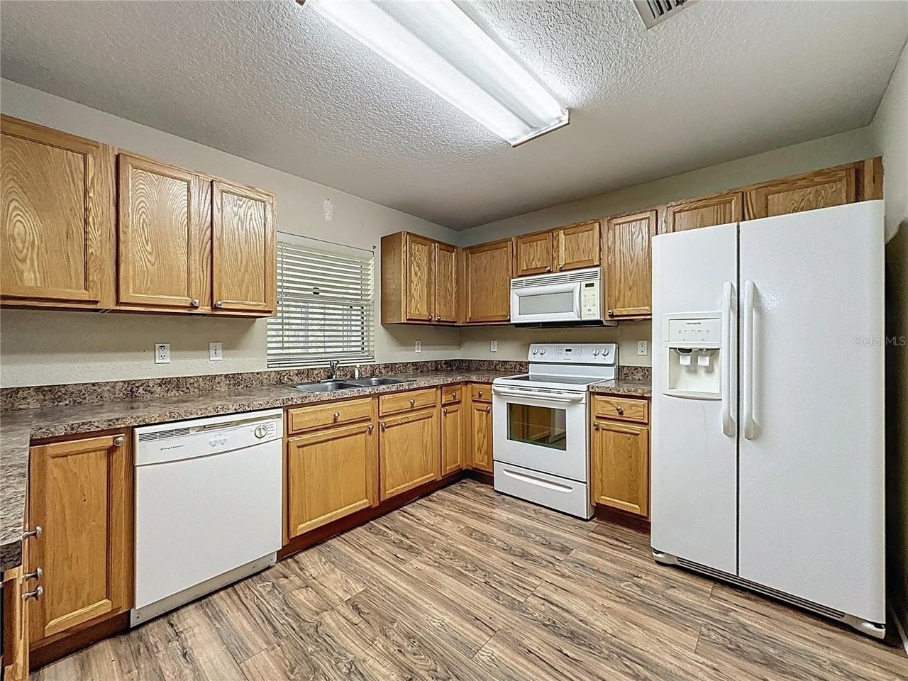 725 Bittern Ln #B - Photo 4 of 32