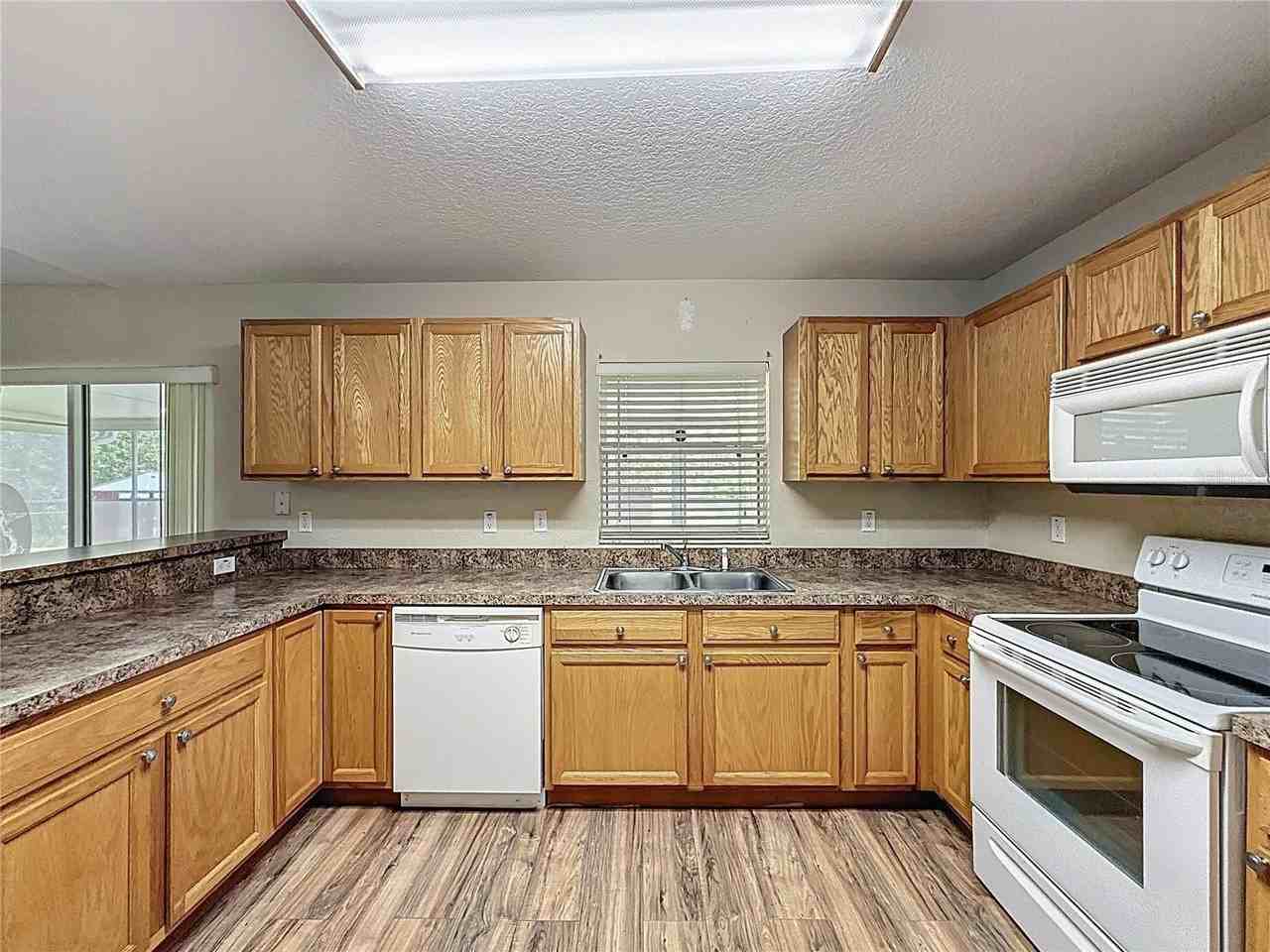 725 Bittern Ln #B - Photo 5 of 32