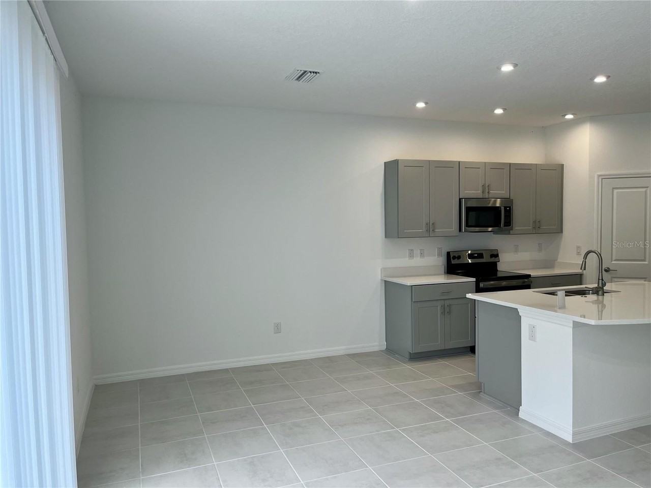 34142 Polacca Ln - Photo 5 of 30