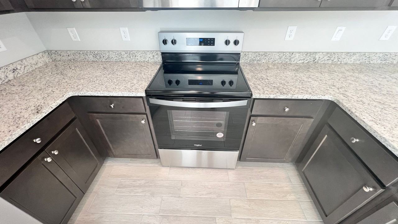 3299 Bowline Ave Se - Photo 7 of 39