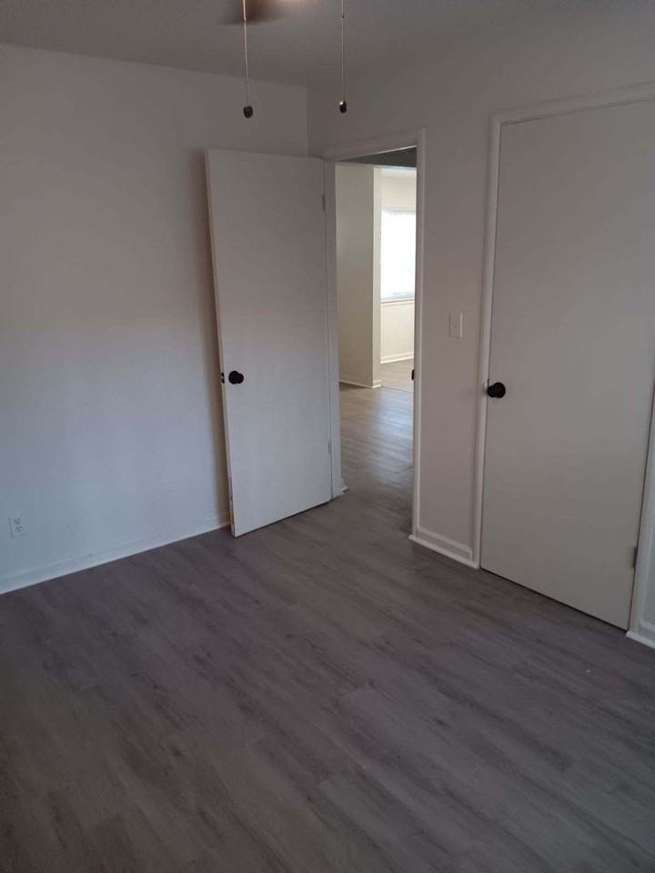 2419 Mariposa Ave - Photo 7 of 14