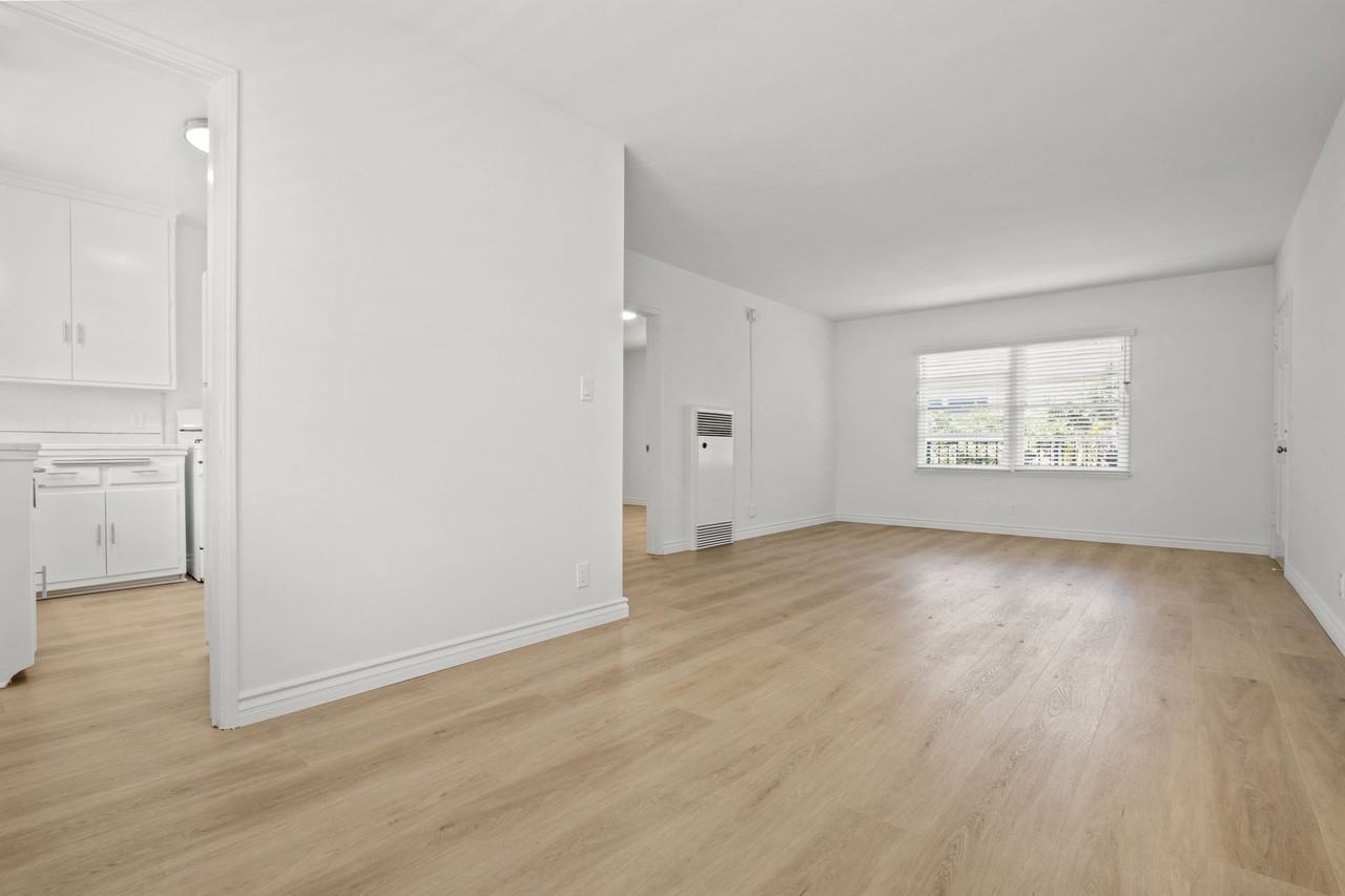 1034 5th St in Santa Monica - Photo 2 of 4