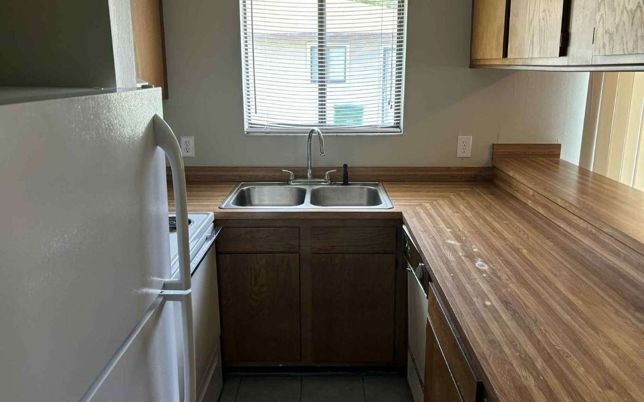 3875 Nw Huntsboro St Apt 101 - Photo 4 of 10