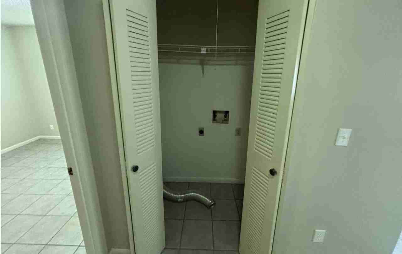 3875 Nw Huntsboro St Apt 101 - Photo 5 of 10