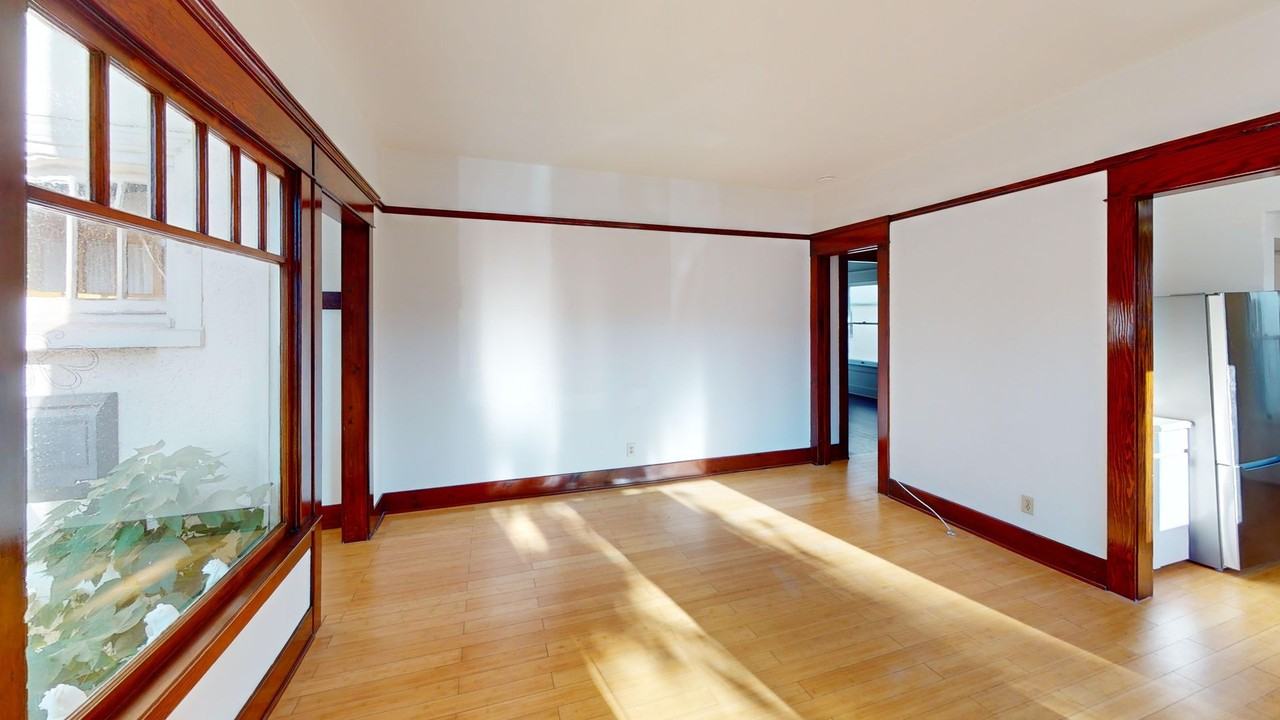 1009 A Ave #15 - Photo 7 of 15