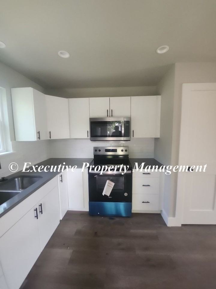 504 W Avenue A - Photo 6 of 11