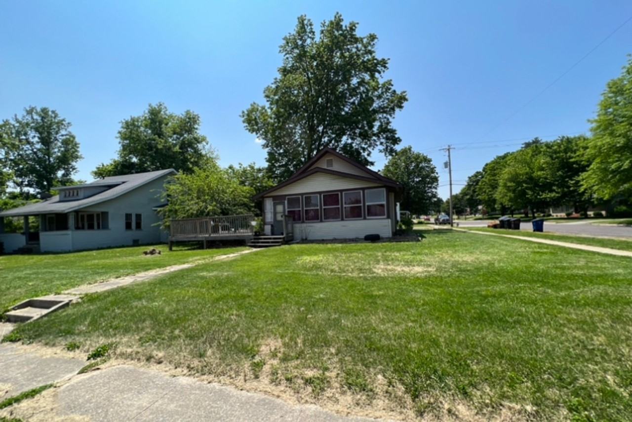 505 S 3rd St - Photo 2 of 11