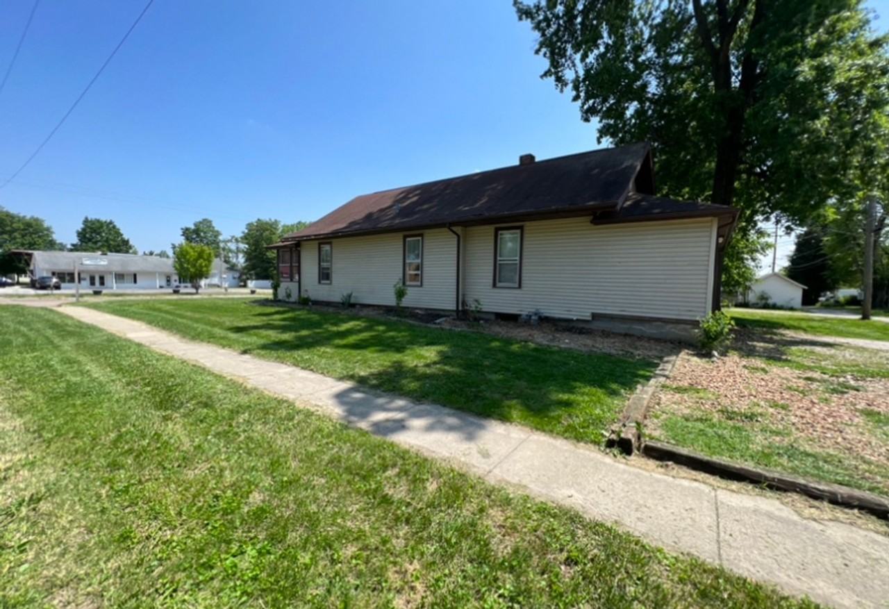 505 S 3rd St - Photo 3 of 11