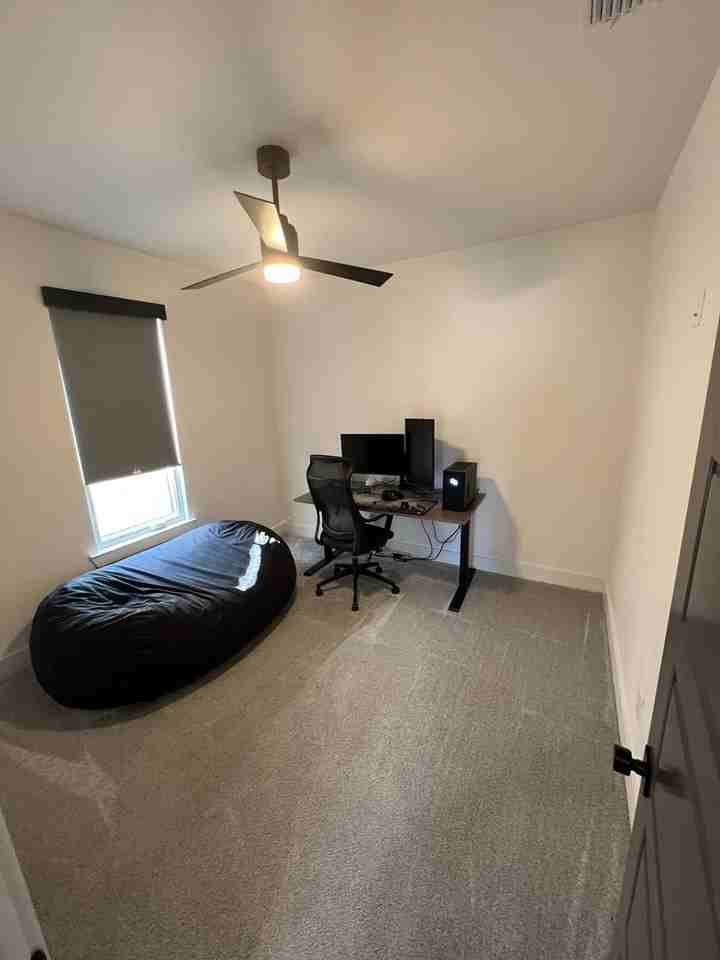 7618 54th St - Photo 4 of 17