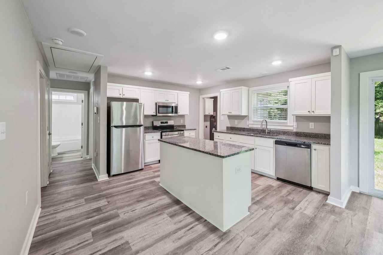 1300 Adams St - Photo 2 of 24