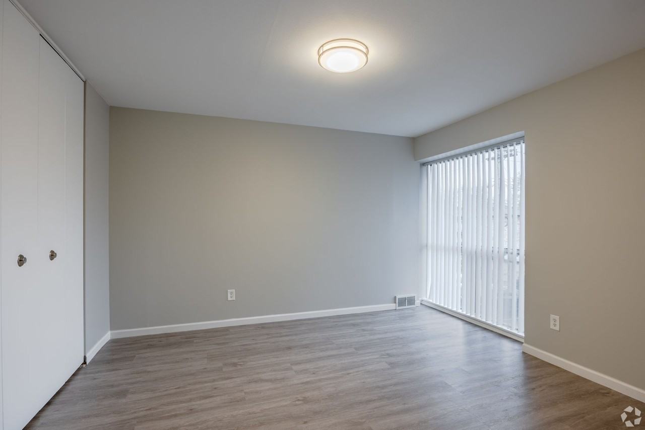 Galpin Apartments - Photo 3 of 18