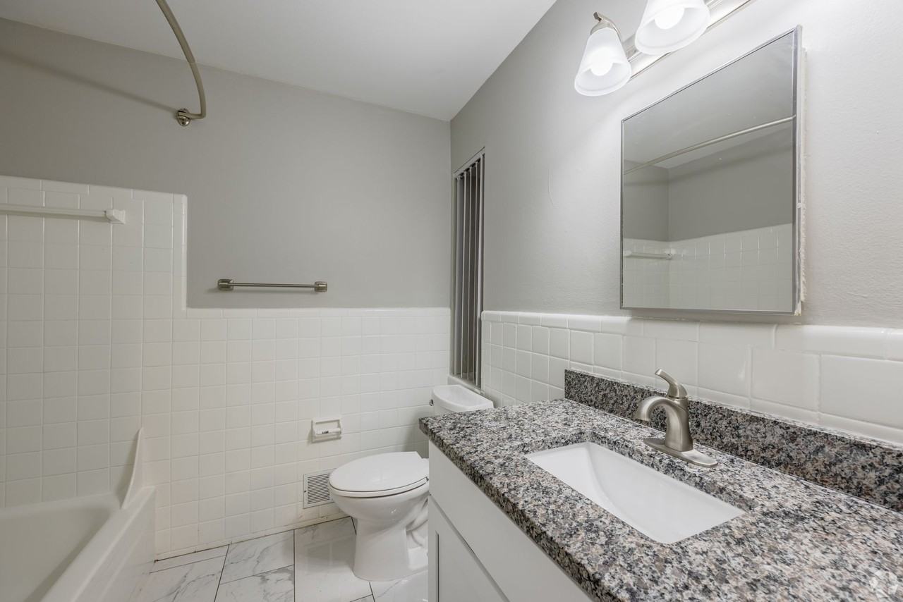 Galpin Apartments - Photo 4 of 18